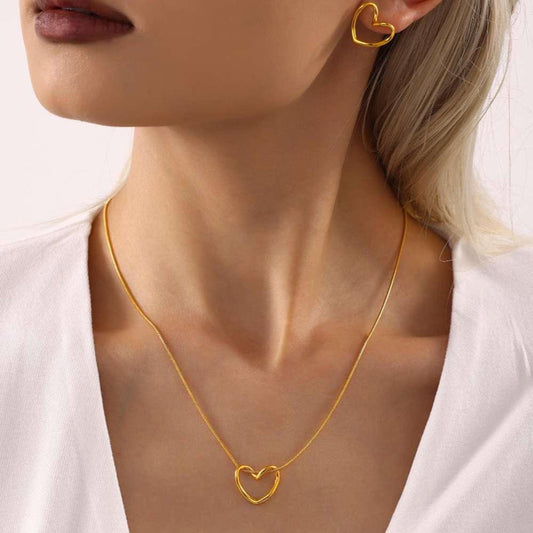 Minimalist Heart Necklace